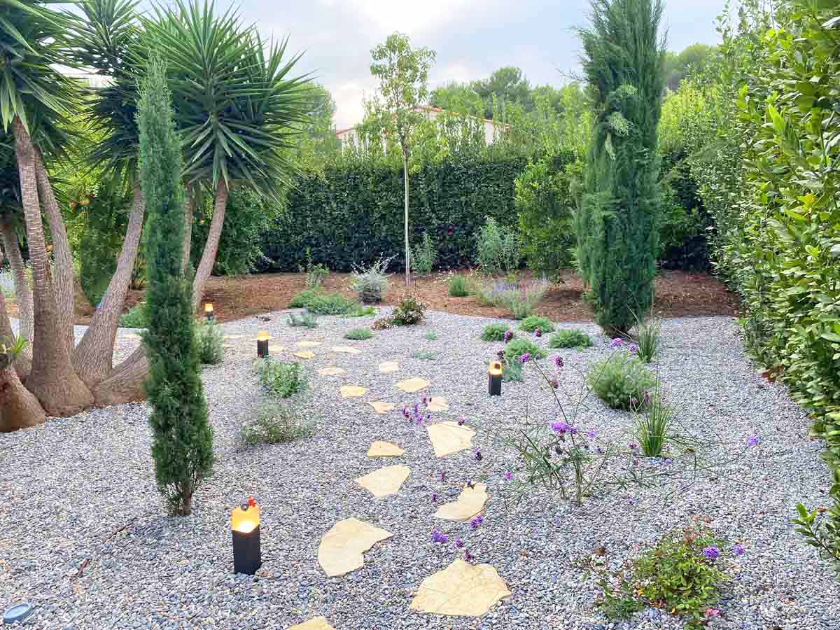 all&eacute;e et pas japonais