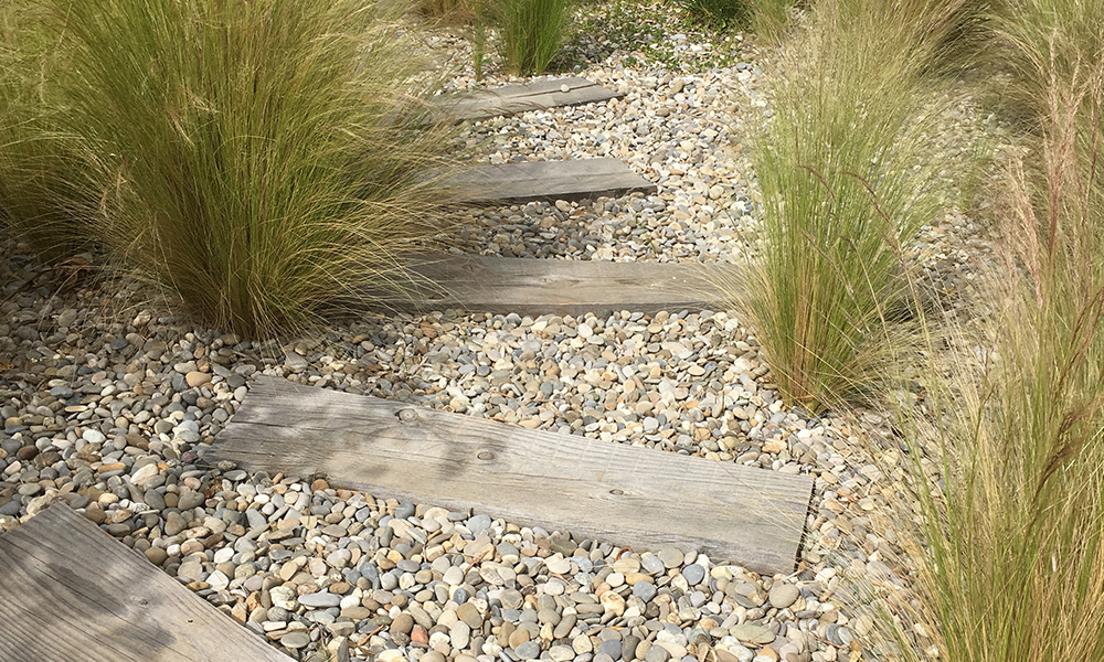 all&eacute;e-en-bois-et-revetement-mineral