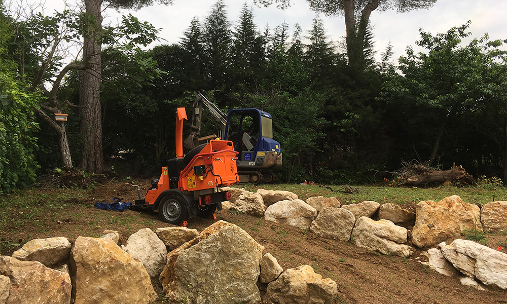 Ma&ccedil;onnerie-terrassement-terre-de-provence