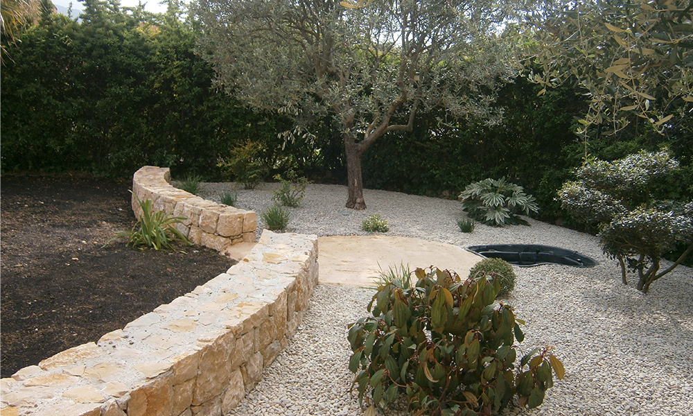 Ma&ccedil;onnerie-pierre-seche-terre-de-provence